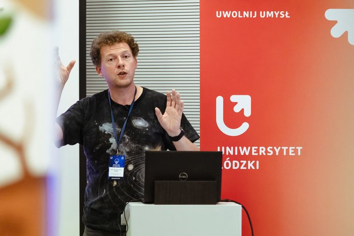 prof. dr hab. Julian Sitarek