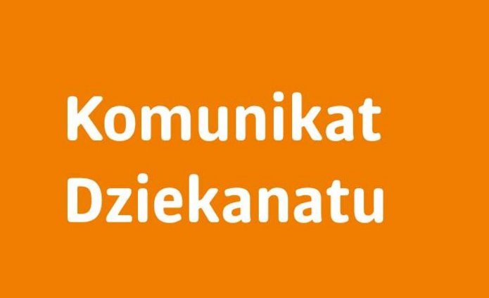 Pomarańczowa plansza z białym napisem „Komunikat Dziekanatu”. W lewym dolnym rogu znajduje się logo Uniwersytetu Łódzkiego oraz napis „Wydział Fizyki i Informatyki Stosowanej, Uniwersytet Łódzki”. W prawym górnym rogu widnieje biały symbol strzałki skierowanej w górę i w prawo.